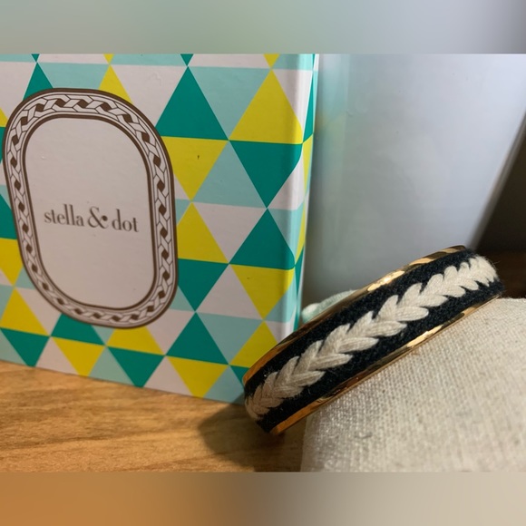 Illumination Cuff - Picture 6 of 6